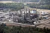 Essos raffineri på Slagentangen i Tønsberg ble lagt ned i 2021. Norge er derfor avhengig av import av store mengder diesel og flydrivstoff. Bildet er fra 2005. Foto: Cornelius Poppe/NTB
