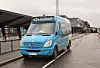 Kutsuplus er en blanding mellom buss og taxi der passasjerene hentes på døren, men sitter på mens bilen plukker opp flere.