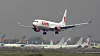 På dette arkivbildet tar et passasjerfly fra Lion Air av fra Juanda International Airport i Surabaya, Indonesia. Dette er ikke en 737 Max 8, men en 737-900ER som Lion Air var lanseringskunde på og mottok det første eksemplaret av sommeren 2007.