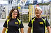 Dorota og Sven Åge viser gjerne frem fabrikken de jobber i. Foto: TUM Studio