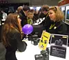 MESSE: Nikon D7000 var et av kameraene mange var interessert i å høre mer om på messa.