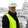 Klima- og miljøminister Ola Elvestuen (V) mottar i dag en rekke innspill om bruk og produksjon av hydrogen i Norge. Bildet er fra da Elvestuen besøkte en fossilfri byggeplass i Oslo i januar 2019. Foto: Erik Martiniussen