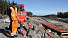 Skanskas prosjektdirektør Ketil Sand (tv.) og Vegvesenets prosjektleder Taale Stensbye ved den nye traseen. Bildet er tatt høsten 2019.