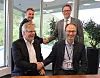 Intensjonsavtalen ble signert på Maritimt kompetansesenter i Ålesund av Asbjørn Skaro, Rolls-Royce, (t.v. bak), Remi Eriksen, DNV GL (t.h. bak), Hans Petter Hildre, NTNU (t.v. foran) og Henning Borgen, Sintef Ocean (t.h. foran). Foto: Rolls-Royce