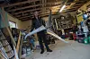 Neverås prøver seg fram med ulike rotorblader til vindturbinen. I garasjen har han en rotor med tre blader i aluminium. Foto: Havard Zeiner