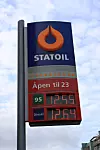 Mars 2008: For første gang er diesel dyrere enn bensin. Siden har prisene for både bensin og diesel økt i takt.