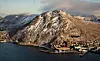 Storfjellet rett over Honningsvåg når opp i 300 meters høyde.