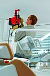 Hilti skryter av at du kan bore inne i så delikate rom som en tannlegeklinikk uten å støve det ned. Men det er neppe å anbefale.