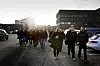 Strålende fornøyde ingeniører har fått godt utbytte av omvisningen på riggen.