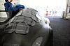 Spesialtilpassede tynnfilm solceller ble teipet på taket av bilen Elba som deltok i Shell eco-marathon i Rotterdam tidligere i år. Elba kjørte for Kungliga Tekniska Högskolan, hadde en snittfart på 25 km/h og fikk 15 prosent av energien fra solcellene.
