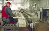OMSTILLING 2: Melbu Fiskeindustri er eksemplet på hva som skal til for å henge med i utviklingen. Røkke reddet bedriften ved å investere nærmere 400 millioner kroner i utstyr både fo fisket og foredling. 130 arbeidsplasser ble bevart.