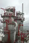 CO2-FJERNING: Gasen fra Snøhvit innholder store mengder CO2. Denne fjernes og pumpes tilbalke i en aquifer på Snøhvitfeltet. CO2 utskilles ved et aminrenseanlegg.