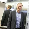 Erik Johnson leder Kone i Norge. Han regner med at om kort tid vil praktisk talt alle heiser selskapet leverer, være koblet mot Watson. Foto: Joachim Seehusen