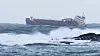 Litt i skyggen av dramatikken med Viking Sky, kjempet mannskapet på ni om bord på det 90 meter lange bulkskipet, med full motorstans. I en brottsjø kom det vann inn i et luftinntak og vann sprutet opp i en tavle og forårsaket en kortslutning og dermed motorstans. Foto: Svein Ove Ekornesvåg/NTB Scanpix