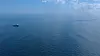 Omtrent slik vil det se ut når Ocean Cleanup sjøsetter det første plastoppsamlingssystemet i full skala Stillehavet i mai 2018.