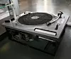 HiFi: Denne platespillermodellen var beregnet til bruk i kringkasting. Den store platetallerkenen skyldes planer om et eget, større vinylformat beregnet for radio.