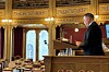 Forsvarsminister Tore Sandvik på Stortinget før redegjørelsen.
