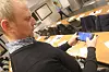 Martin Søreide, teknologisjef i Aqualine sjekker merd-appen. Foto:
