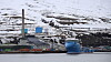 Longyearbyen skal legge ned kullkraftverket (rett til venstre for MS Polaryssel). Nytt kraftverk med nullutslippsdrivstoff planlegges og kan bli sett i sammenheng med tjenestefartøyets framtidige behov.