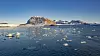 Klimaforsker Markus Årthun er ikke bekymret for en nærstående kollaps av omveltningssirkulasjonen i Atlanterhavet. Men endringer i sirkulasjonen kan være vel så alvorlig. Varmt vann fra sørligere breddegrader kommer stadig nærmere polare områder: – Det blir ofte sagt at Svalbard kommer ut av isen. Det som før var et kaldt og polart miljø blir mer og mer likt det vi har på Vestlandet, sier Årthun. Bildet viser smeltende is fra isbreer som kalver ut i Kongsfjorden ved Ny-Ålesund på Svalbard.