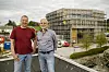 Når energibrønnene og energisentralen er ferdig høsten 2024, får UiS et overskudd på geotermisk energi som kan dekke varme-/kjøling for ytterligere 10.000 m2. – Vi skal bruke energisentralen til å forske på hva som er optimal utnyttelse av bergvarme, sier professor Mohsen Assadi (t.h.). Her sammen med rådgiver Øyvind Beguia Hustoft.