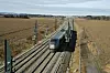 Mastene på Gardermobanen er grønnlakkert. Foto: Njål Svingheim / Jernbanedirektoratet