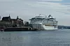 GAMMELT OG NYTT: Freedom of the Seas ved Akershus kai i Oslo. Overlevert i april 2006 fra Aker Yards Åbo.