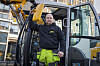 Maskinfører Anders Larsen i Hadeland Maskindrift har ryddet i oslogatene siden 06 mandag morgen. Foto: Arash A. Nejad