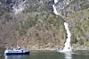 Turistbåter må være utslippsfrie for å seile i Verdensarvfjordene fra 2026. Det trengs bedre kraftnett til lading. Foto: Tore Stensvold