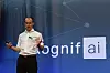 Teknologidirektør i Kongsberg Digital, Christian Møller, på scenen under presentasjonen av Kognifai. Foto: Tore Stensvold