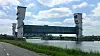 Barrieren over elven Holandse IJssel kan danne mønster for en mindre og mer diskret konstruksjon knyttet til Nygårdsbroen i Bergen. Foto: Mark Voorendt, Wikimedia Commons