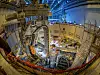 Her løftes sektormodulen på plass. Foto: Iter