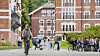 En halvtimes kjøretur eller togtur sørover fra hovedstaden ligger NMBU, Norges miljø- og biovitenskapelige universitet, som huser morgendagens grønne ingeniører og problemløsere.