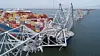 50.000 tonn stål havnet i vannet og sperret for skipstrafikk inn og ut av havna etter kollisjonen. Foto: US Coast Guard