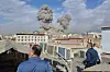 Røyk stiger etter en eksplosjon i Irans hovedstad Teheran lørdag. Foto: AP / NTB
