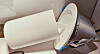 Kompleks: En vribar downlight med en fot som passer inn hullet der det før sto en gammel utskiftningsmoden lampe.