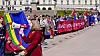 Aksjonister med samiske flagg var på Slottsplassen fredag for å markere at det i helgen er 600 dager siden Fosen-dommen falt i Høyesterett.
