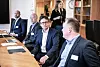 Reindriftens advokater, Jon-Andreas Lange (nr. to fra høyre) og Eirik Brønner (t.v.) da de møtte i Olje- og energidepartementet i 2021. Foto: Ole Berg-Rusten / NTB