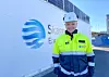 Kenneth Andersen, prosjektleder i Skagerak energi, håper maskinprodusentene snart bygger anleggsmaskiner med den effekten kundene trenger for å lade raskt. Foto: Ellen Esborg