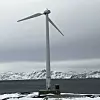 Også i januar i fjor mistet en vindmølle vingen på Sisimiut på Grønland. Foto: Nukissiorfiit