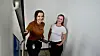 Ingvild Garmo Nilsson (til venstre) og Emma Linnea Wiström er to av rundt 37 nordmenn som jobber ved Cern.