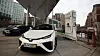 Toyota Mirai på en av de fire hydrogenfyllestasjonene i Hamburg. Foto: Per Erlien Dalløkken