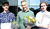 TU vant to av tre priser for god nettjournalistikk: Fra venstre: Einar Otto Stangvik, VG, TU-redaktør Svein-Erik Hole og utvikler Ruben Solvang, Teknisk Ukeblad.
