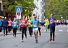 Farlig: Her kommer deltagere i Holmenkoll-stafetten løpende tidligere i år. Det brukes nanosølv i sportsutstyr og det kan vise seg å være skadelig for cellene våre.