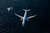 Det er P-8 Poseidon-fly som dette, her i selskap med et F-35 kampfly, som i de siste dagene har hatt omfattende aktivitet i Norskehavet. Bildet er fra en tidligere anledning. Begge flyene er norske.