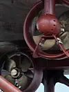 KRAFTIGE: HiLoad har tre propeller. Hver og en av dem har en diameter på 2,6 meter, veier 28 tonn og har en bollard pull på 40 tonn.
