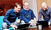 Glade: Finn Lillelund Aachmann (tv), Frode Rise og Øyvind Halskau representerer NTNU, UiO og UiB og er alle veldig glade for at Forskningsrådet nå har bevilget penger til nytt NMR utstyr. Her er de samlet i Trondheim for å planlegge den videre satsingen.