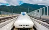 En teststrekning har vært i bruk lenge for turister. Fartsrekorden er 603 km/t. Planlagt utbygging fram til Osaka innen 2045 med 14 vogner og plass til rundt 1000 passasjerer. Foto: SC Maglev