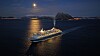 Når cruisegigantene glir lydløst ut av Storfjorden midt på natten, står Ruben Iversen klar med dronen for å fange bilder som dette.
