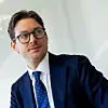 Advokatfullmektig Mathias Helseth i Elden Advokatfirma mener at dronen ble fløyet i strid med vilkårene fordi de tiltalte stolte på at Luftfartstilsynets opplysninger om reglene var korrekte. Foto: Elden Advokatfirma
